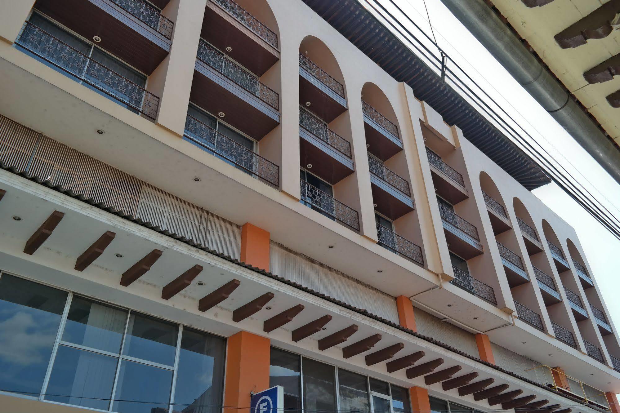 Plaza Uruapan Hotel المظهر الخارجي الصورة
